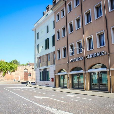 Hotel Centrale Este Exteriér fotografie